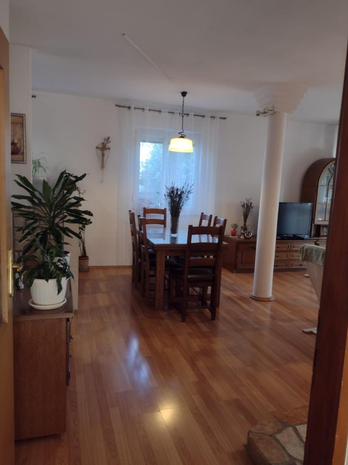 Spacious Apartment With Parking&Garden Marčana Szoba fotó