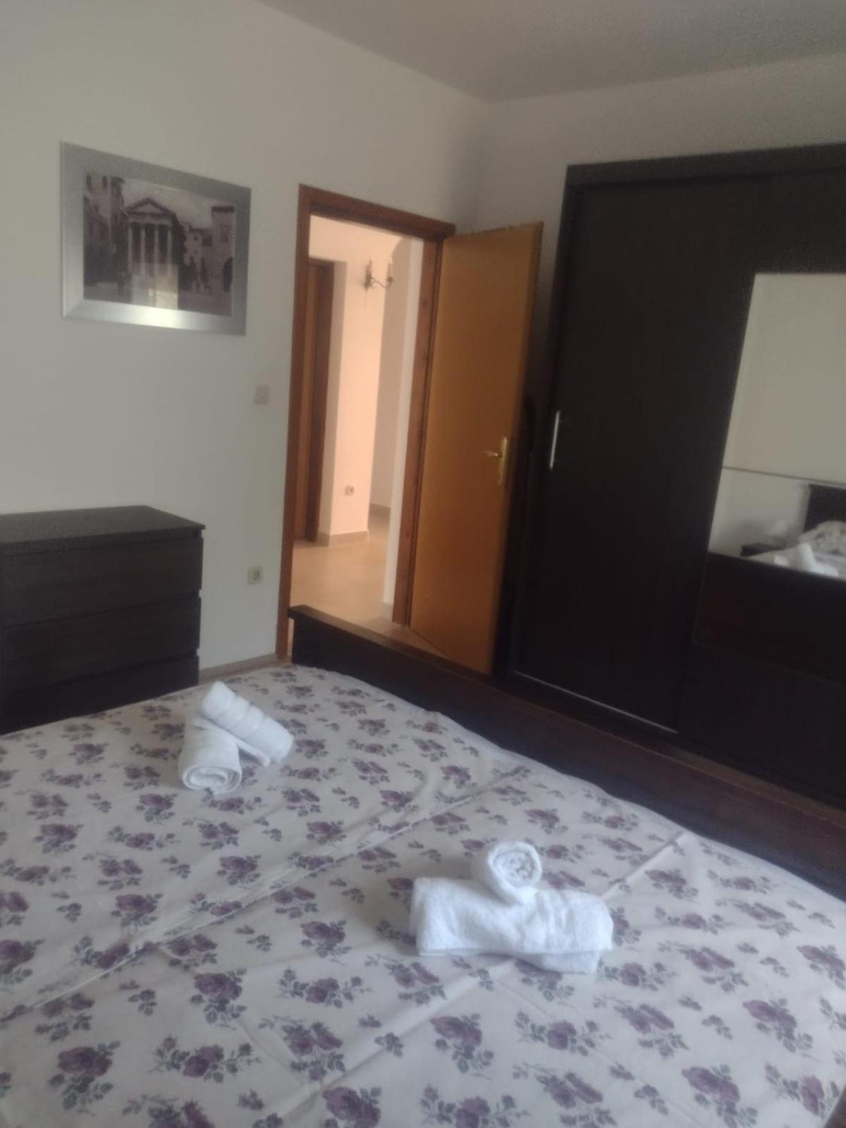 Spacious Apartment With Parking&Garden Marčana Szoba fotó